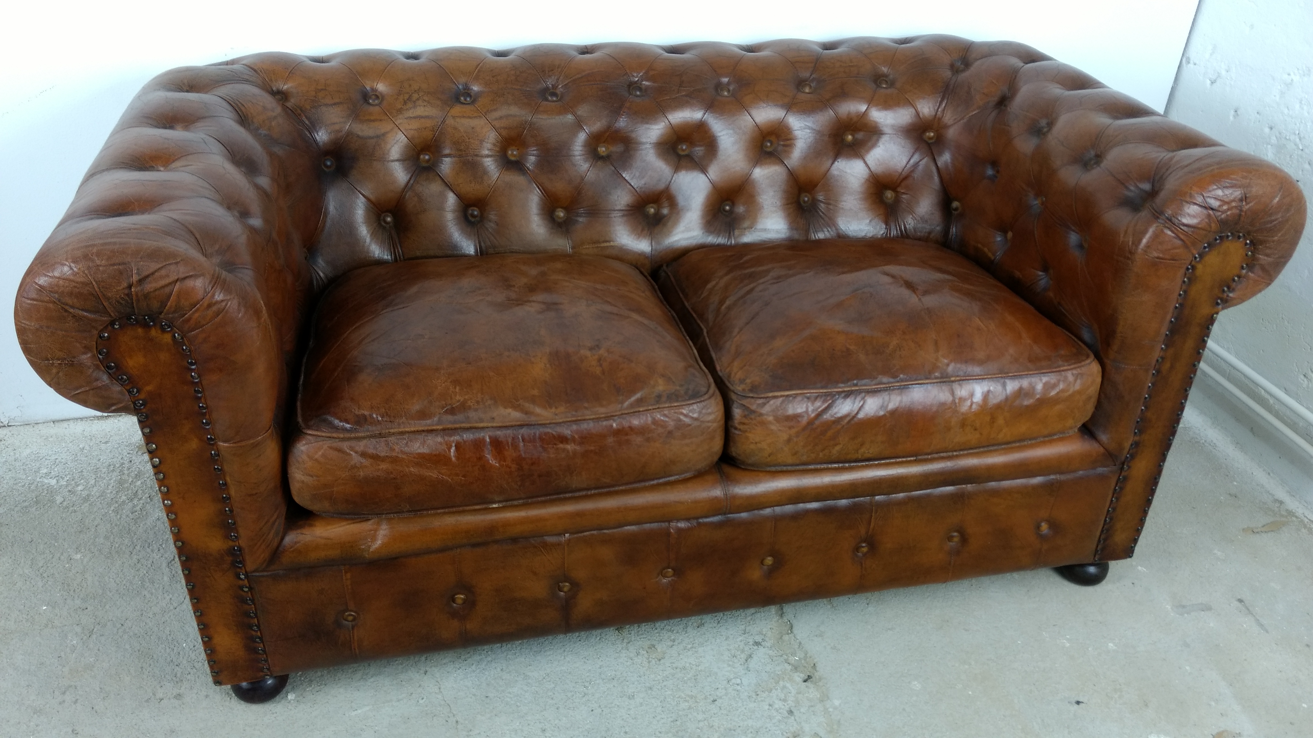 Sofa Couch Lounge Chesterfield 2 Sitzer Leder Antik Look Design Art Deco 50er