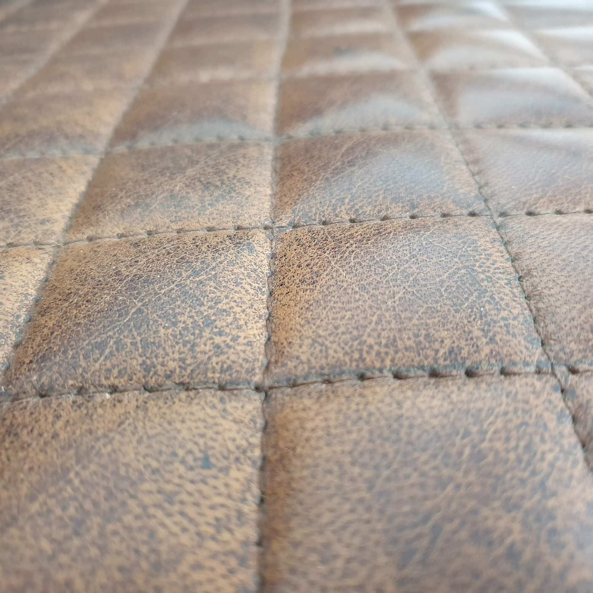 Clubsessel Loungesessel Lehnsessel Gepolsterter Sessel aus Holz Design